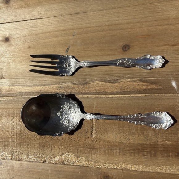 1847 Rogers Bros BERKSHIRE Silverplate International Berry Spoon Tudor Meat Fork - Picture 1 of 6